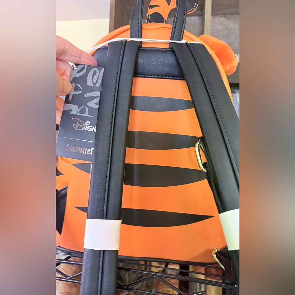 Disney Tigger Loungefly Backpack - Picture 3 of 7